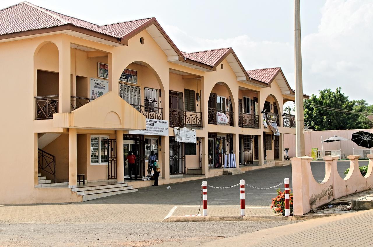 Regimanuel Apartments - Kwabenya Accra Bagian luar foto